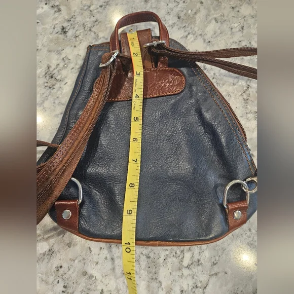 Ladies Small Vera Pelle Navy Blue Leather Backpack Shoulder Bag - Picture 12 of 13